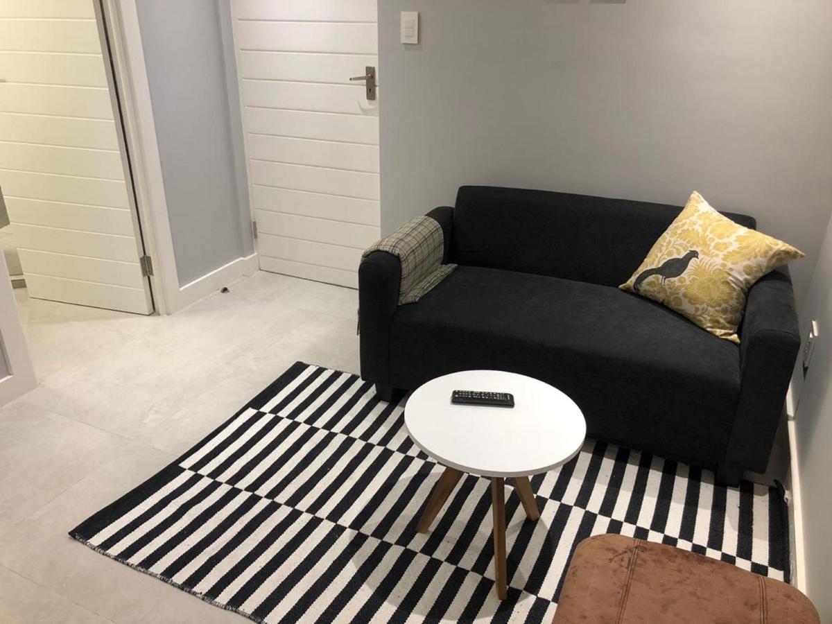 Private Bachelor Pad In Sea Point Le Cap